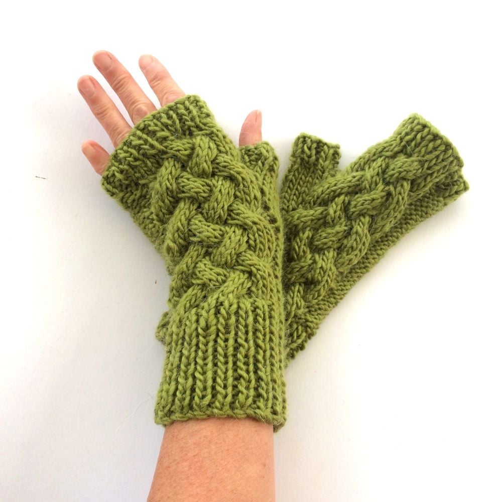 Green cable wool fingerless gloves 