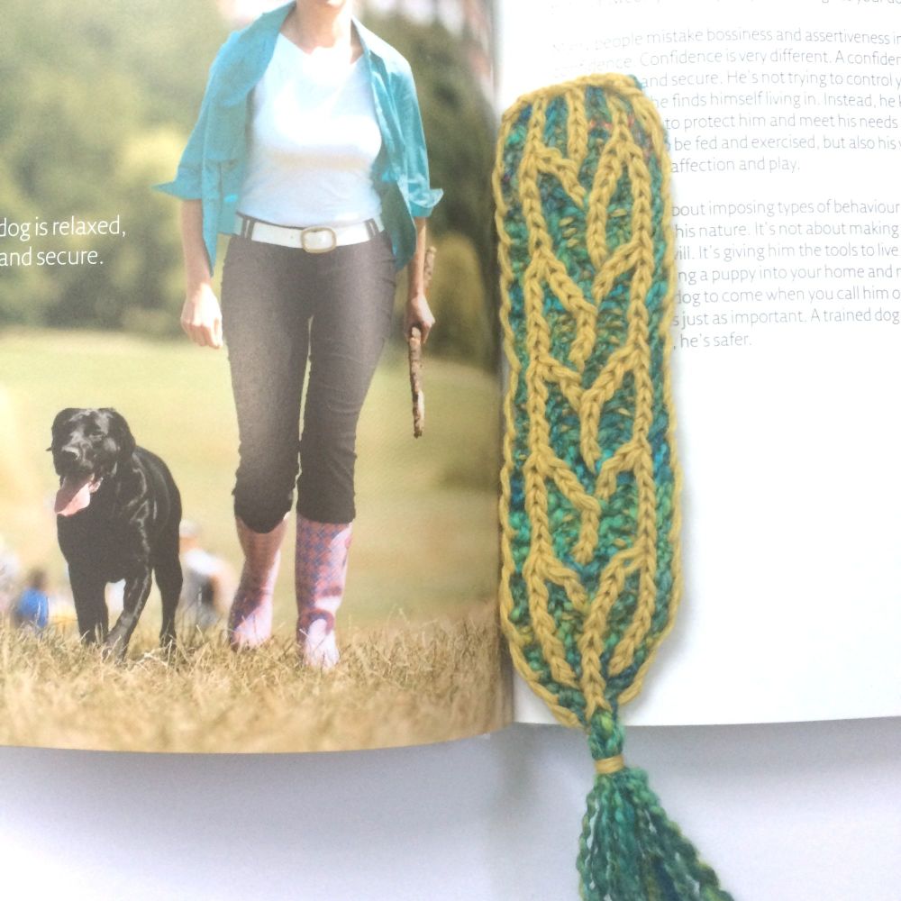 Green / Yellow Knitted bookmark