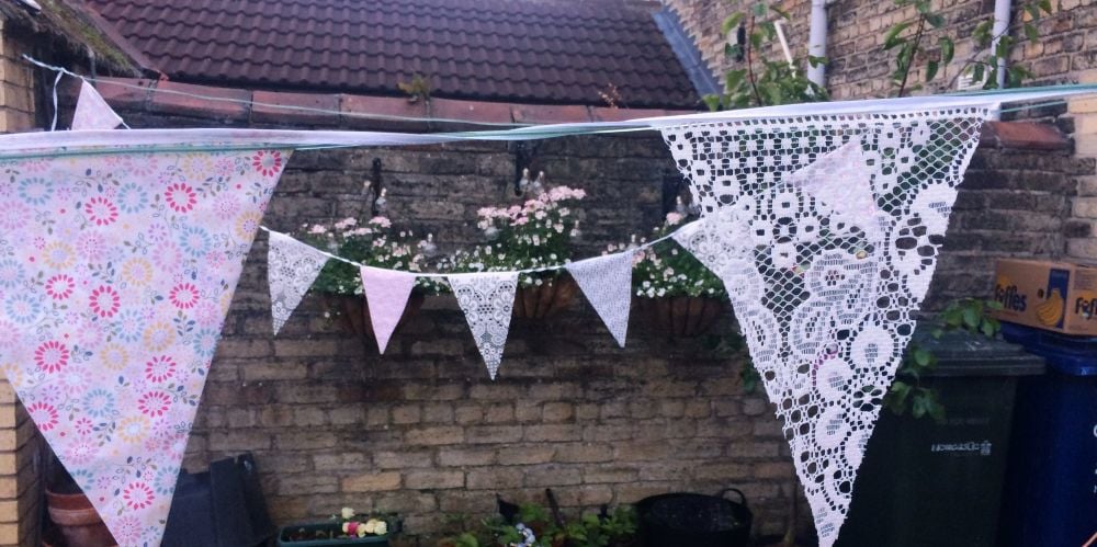 Triangular cotton flower & lace bunting - 6.2 metres