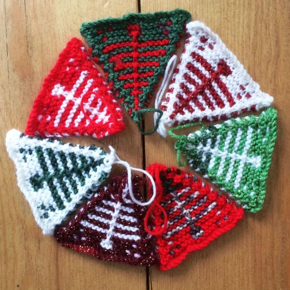 Hanging Christmas Trees Knitting Pattern