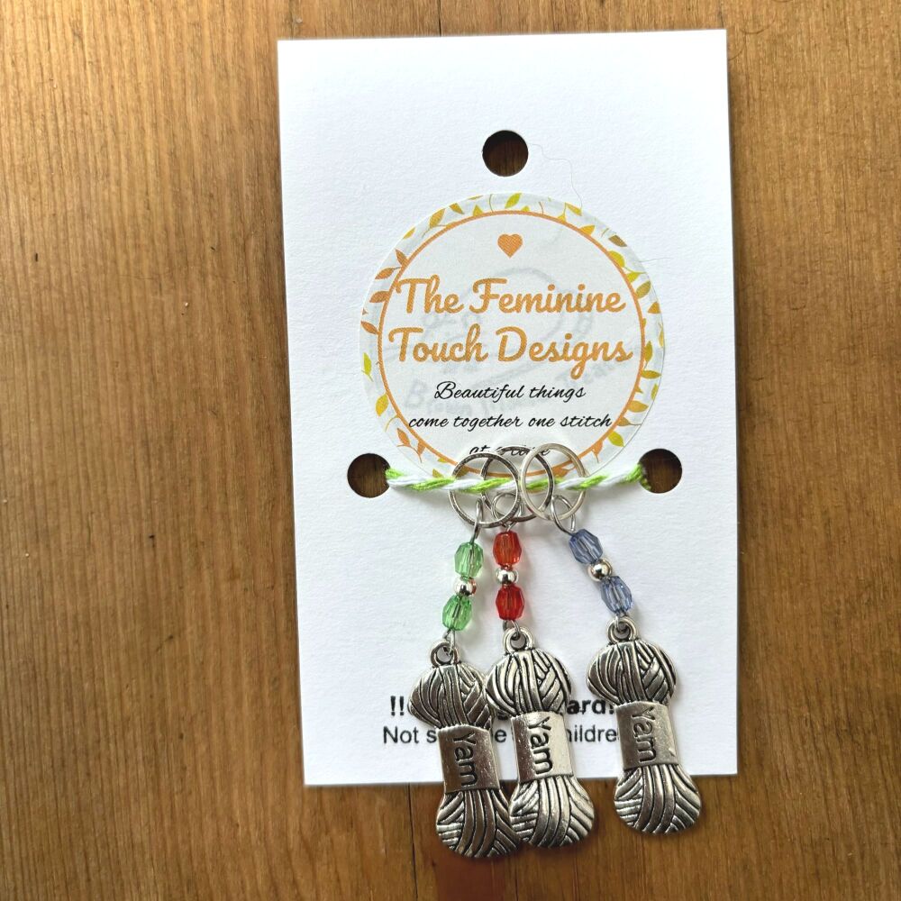 Set of 3 yarn stitch markers with ring