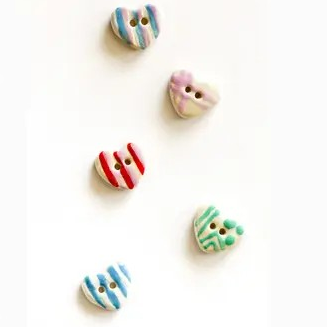 Fun heart buttons - 0.7cm wide