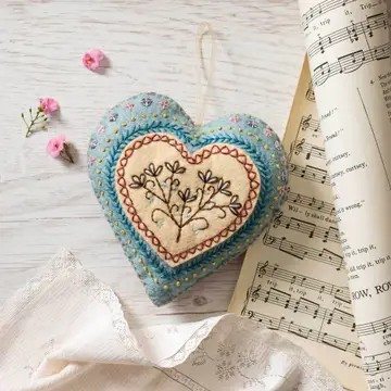 Embroidered Heart Felt Craft Mini Kit