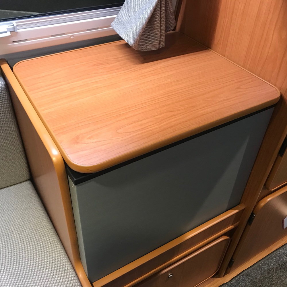 Fridge Upgrade - works off hook up on 12V