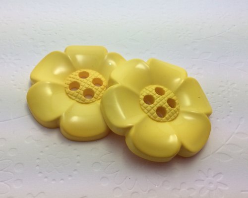 65mm flower button yellow