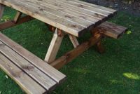 CHARLES TAYLOR 6 SEATER PICNIC TABLE GOLD SERIES