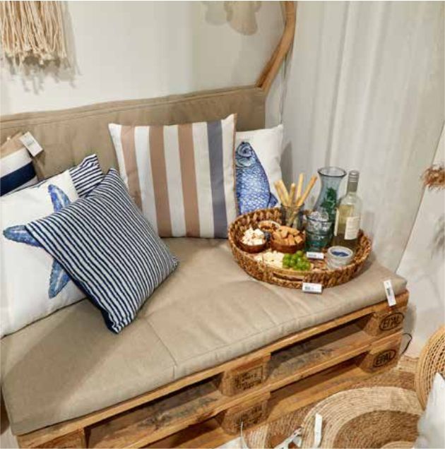 NAUTICAL DECORATIONS
