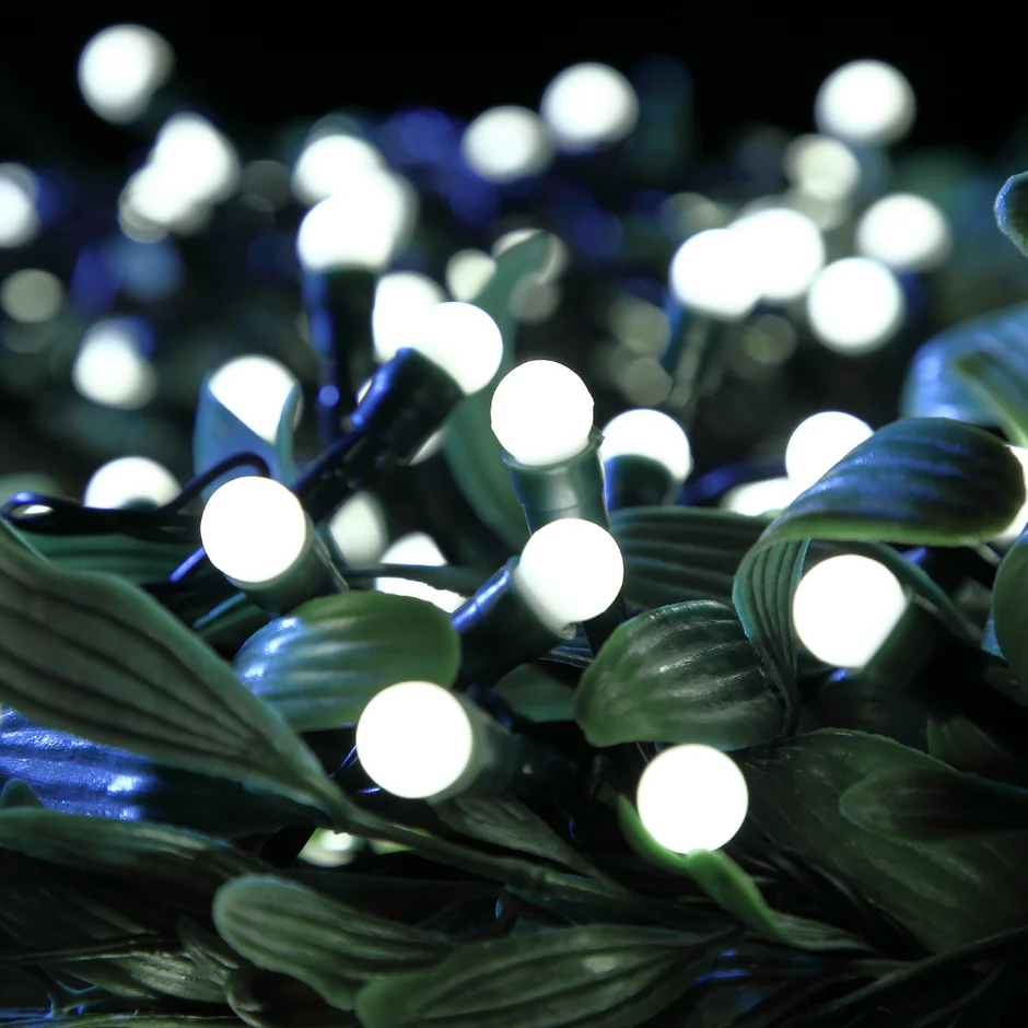 Christmas Berry Lights - Fit & Forget -  Battery Operated - White - 50L