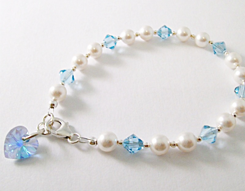 <!--006-->Crystal Months Bracelet (March)
