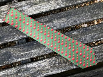 Marks tomato tie on a bench
