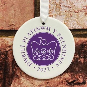 The Queen's Platinum Jubilee Official Symbol hanging keepsake - Welsh Version 