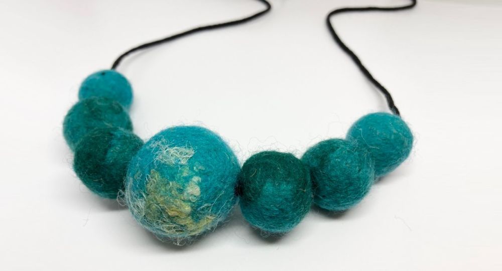 <!-- 024 --> Felted Necklace Workshop
