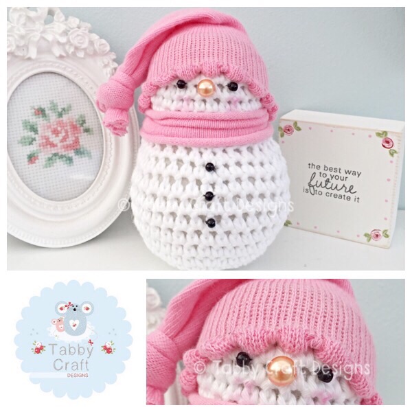 Small snowman with Bobble Hat - Pink
