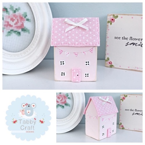 Distressed Wooden Bunting Cottage - Pink and Pink Fabric