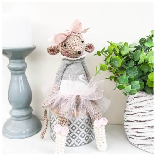 Sitting Mouse with Swan Jumper and Tutu - Beige, Pink and Ivory