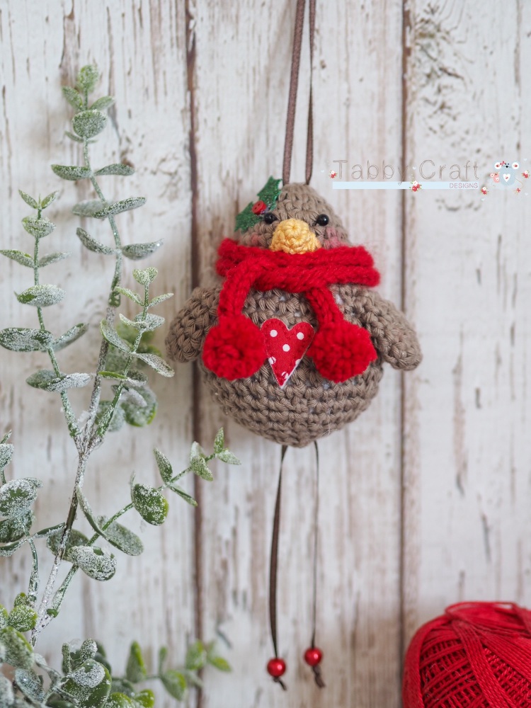 Christmas Hanging Robin with Knitted Scarf