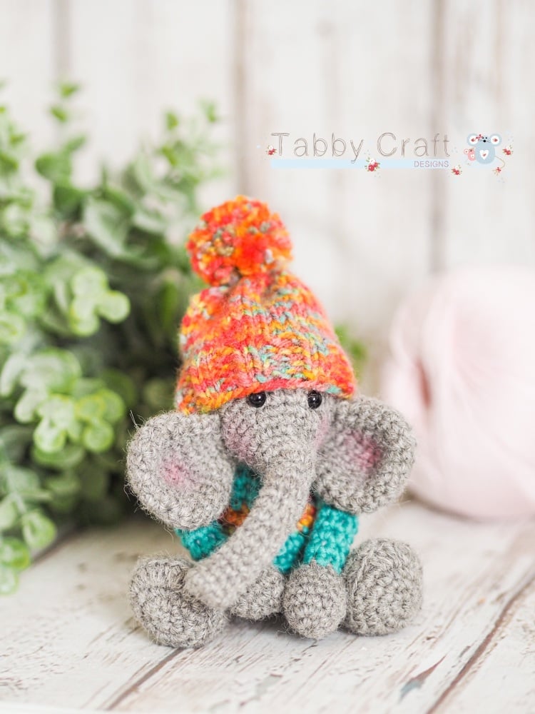  Tiny Elephant with Pom Pom Hat - Grey and Pink Multi