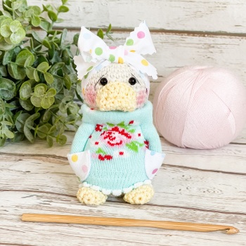  Small Dinky Duck with Jumper and Large Bow  - Ivory and Aqua