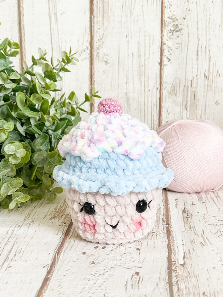 Cupcake Plushie - Blue with Sprinkle Icing