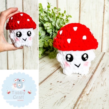 Plushie Toadstool  Boy    - Red and White