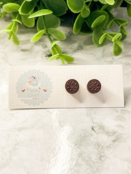 Miniature Polymer Clay Oreo Cookie Inspired Stud Earrings - white/brown