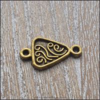 <!-- 057 -->Bronze Triangle Shaped Connector