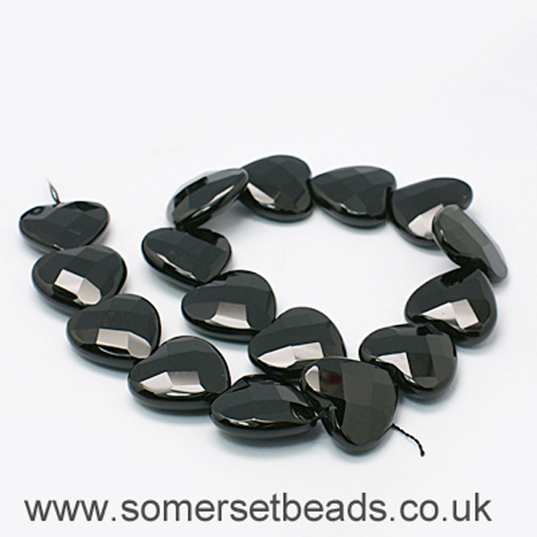 30mm Faceted Dyed Black Agate Heart Shaped Beads