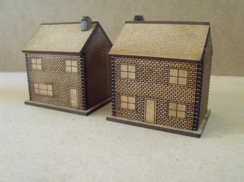 5x 10mm Brick houses with windows