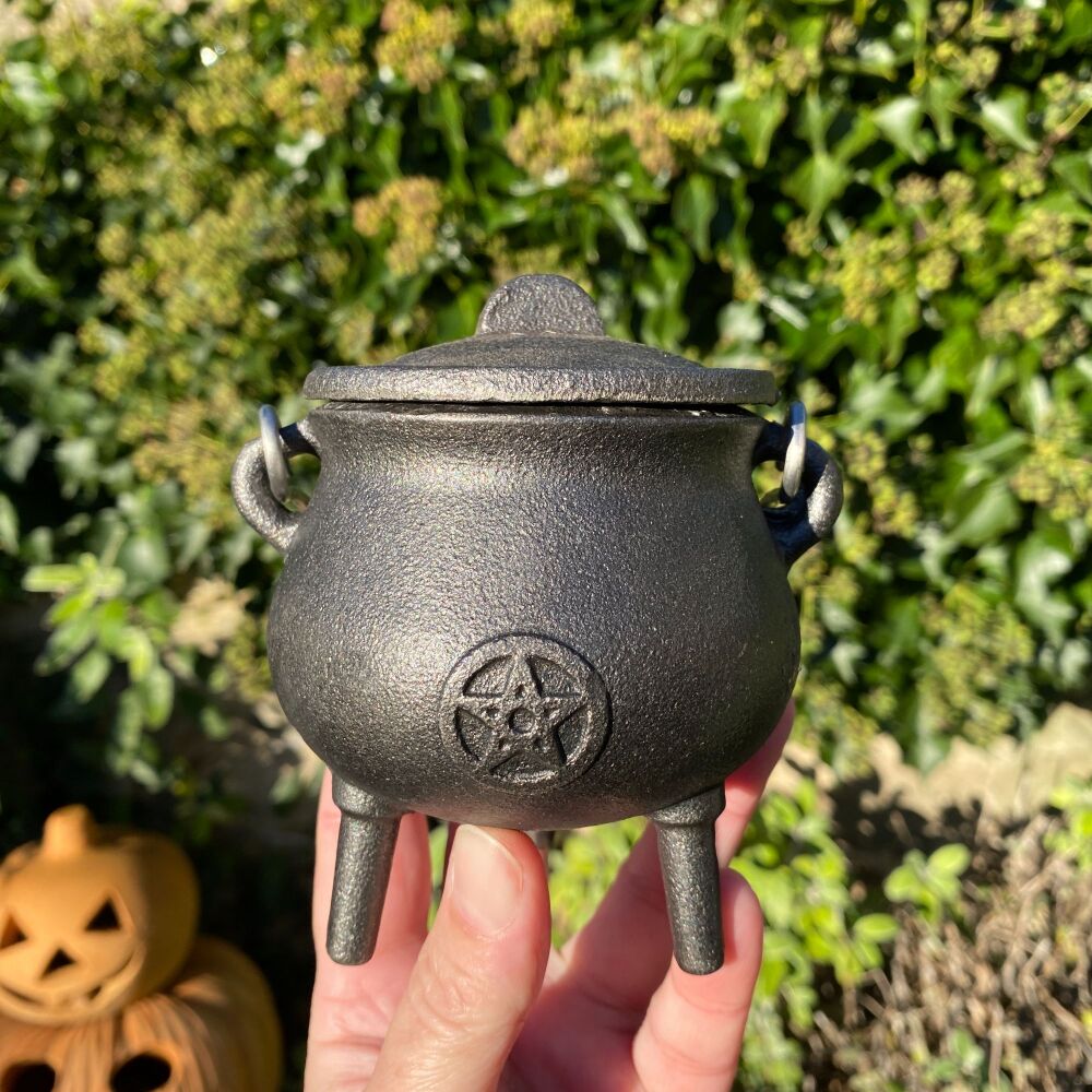 10 cm Pot Bellied Cast Iron Cauldron with Lid