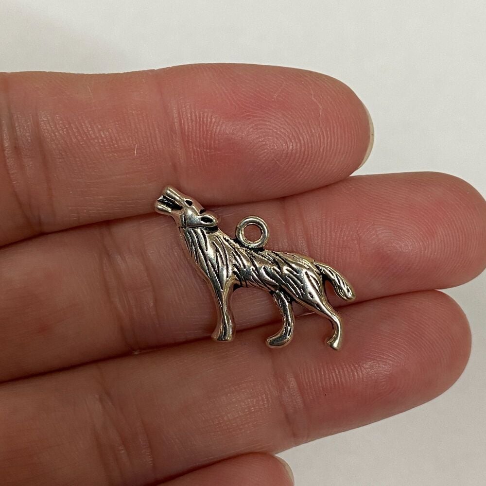 Silver Metal Wolf Charms x 12
