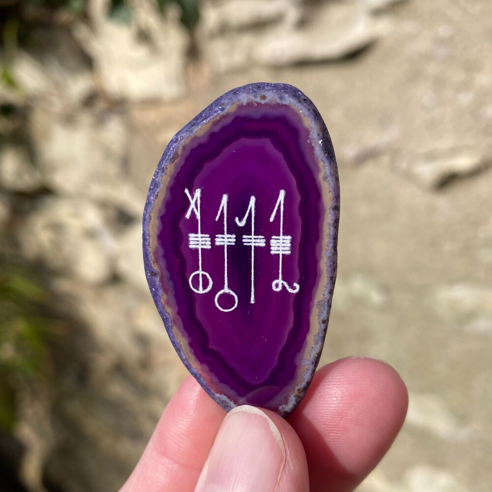Agate Svefnthorn Protection and Sleep Amulet ~ Purple #P1
