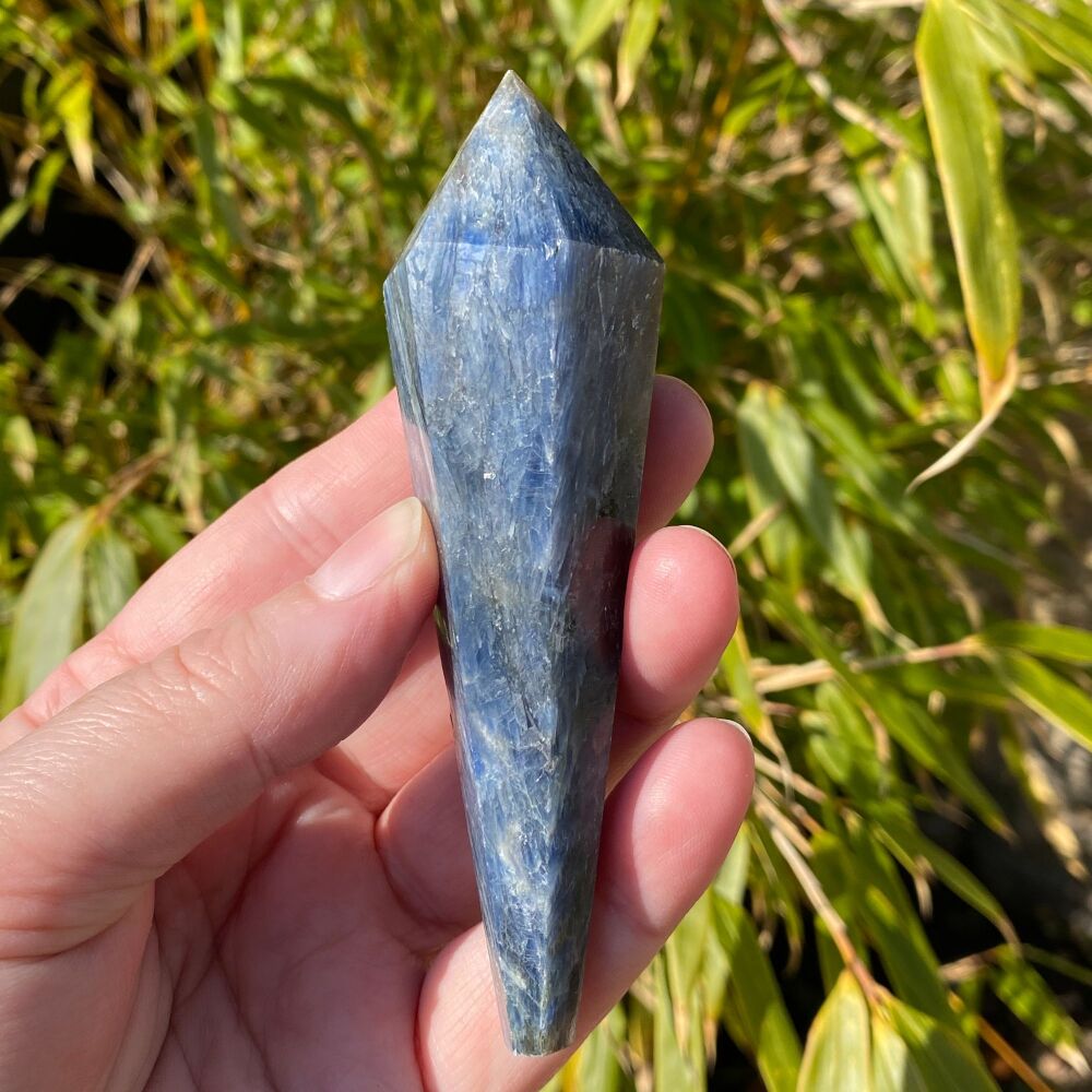 Kyanite Point