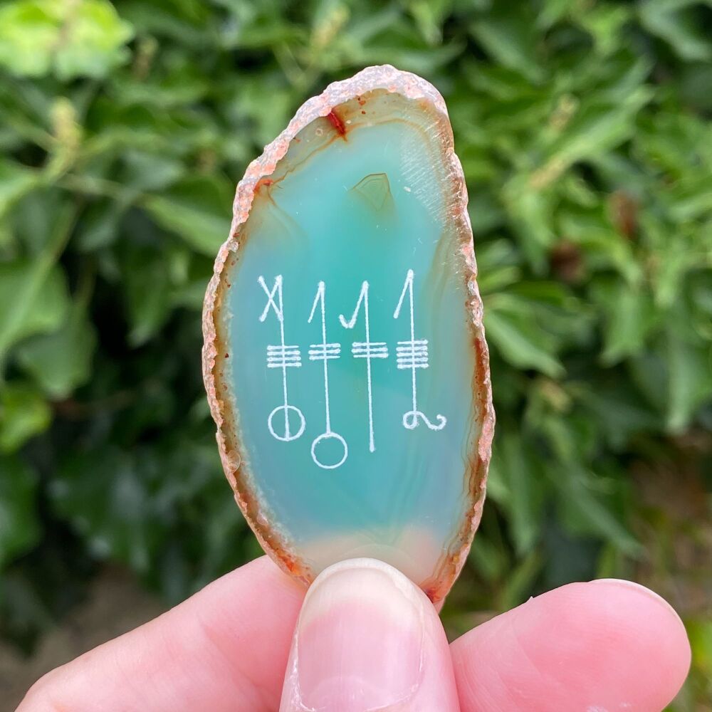 Agate Svefnthorn Protection and Sleep Amulet ~ Green 02