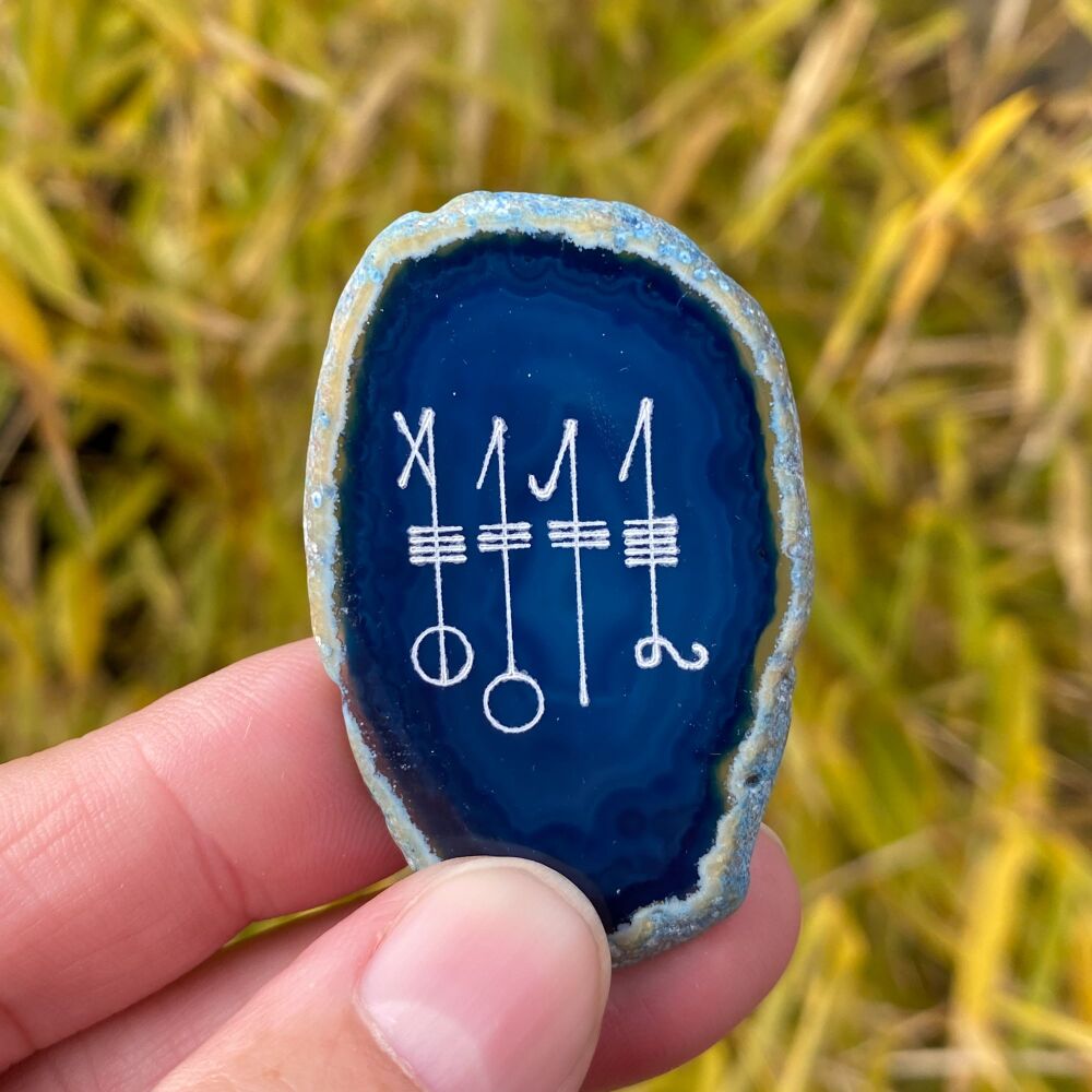 Agate Svefnthorn Protection and Sleep Amulet ~ Blue 01
