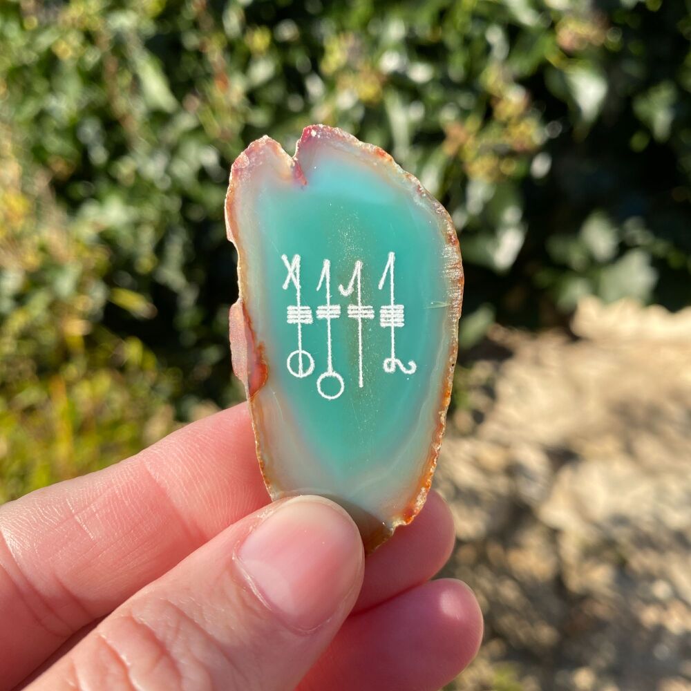 Agate Svefnthorn Protection and Sleep Amulet ~ Green #01