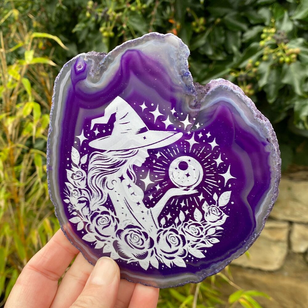 Agate Slice with Witch and Crystal Ball Design