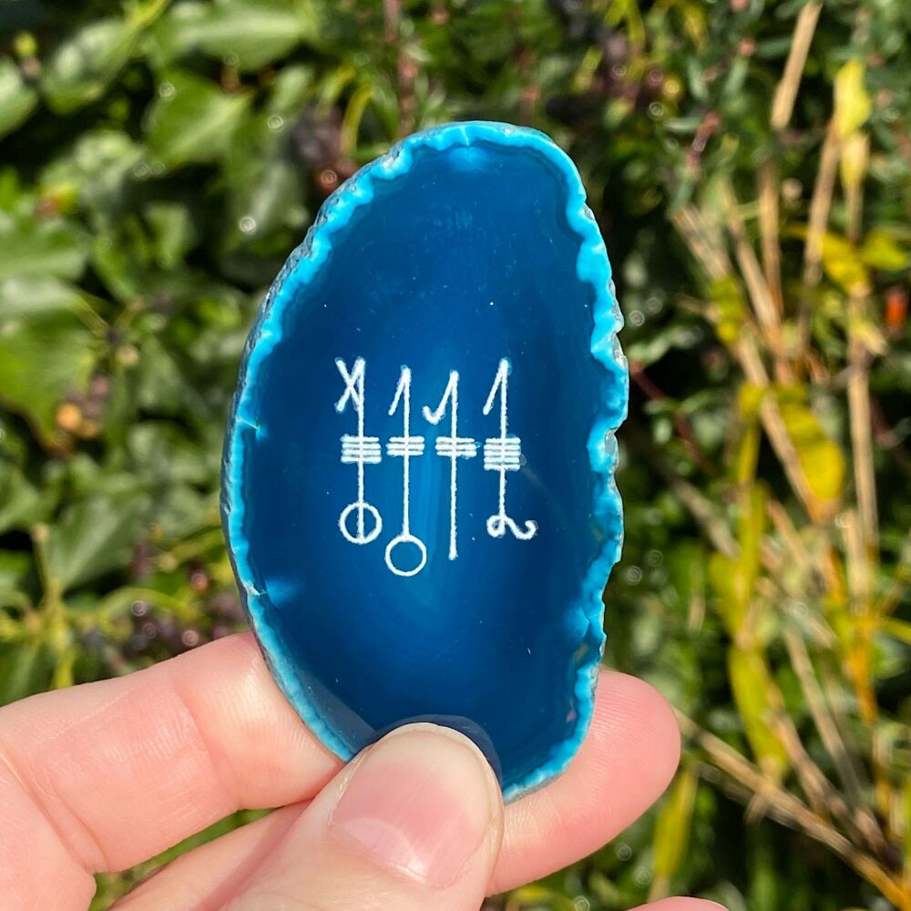 Agate Svefnthorn Protection and Sleep Amulet ~ Blue WSB2