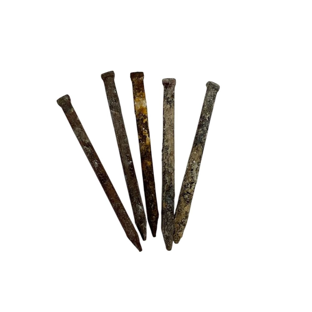 A pack of 5 Ritual Prepared Nails for spells