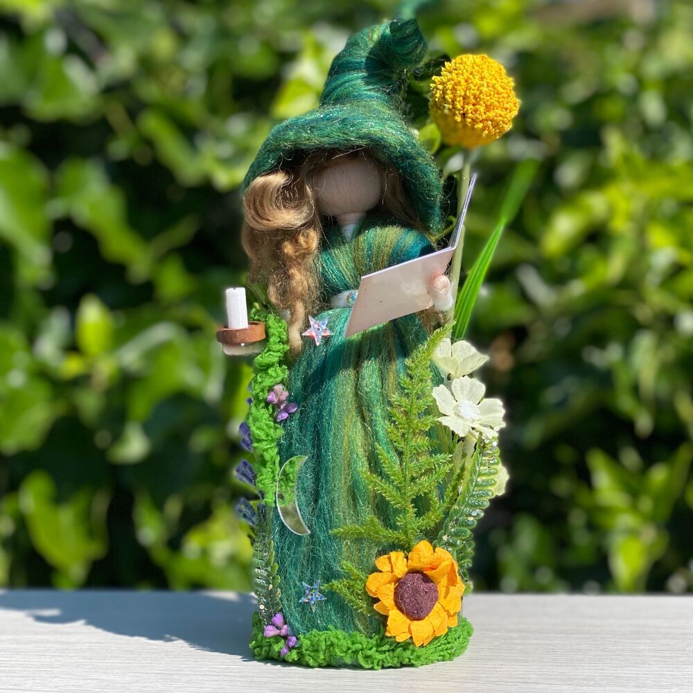 ** A New Coven of the Cauldron Collectible Witch ** ~ Arwen ~ On Sale Friday 10th at 5pm
