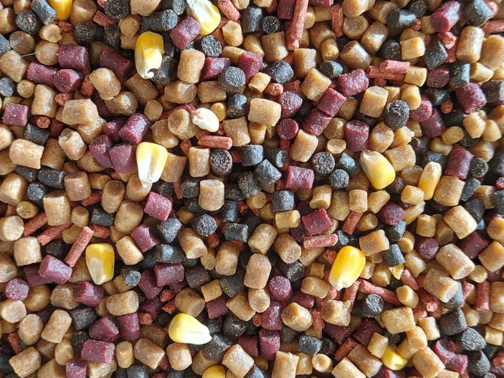 1.5kg Sealed Pack "SELECT MIX "  Sinking Feeder Pellets For All Freshwater Fish.
