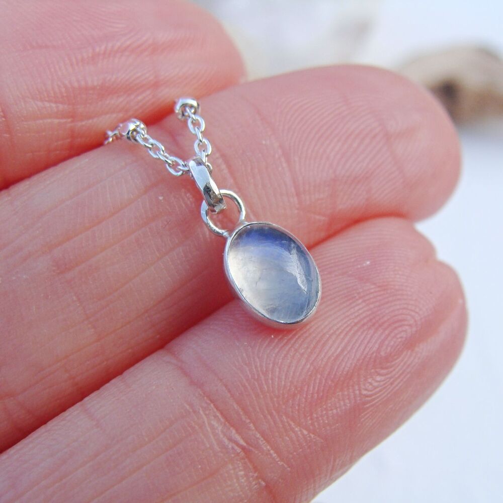 Sterling Silver Winter Star Dainty Oval Moonstone Cabochon Pendant Necklace