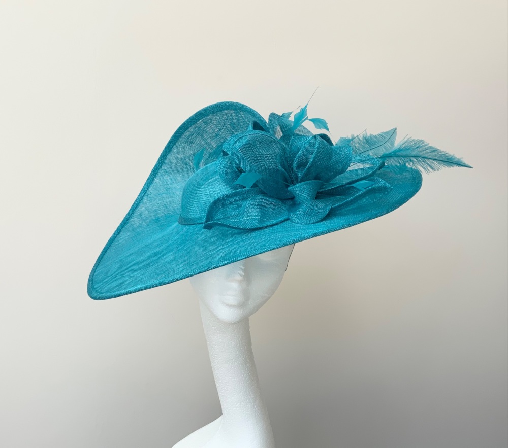 Fascinators, Hatinators