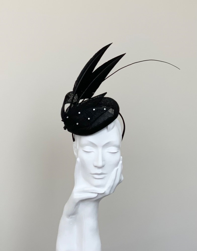 Black Knife Edge Feather  Fascinator