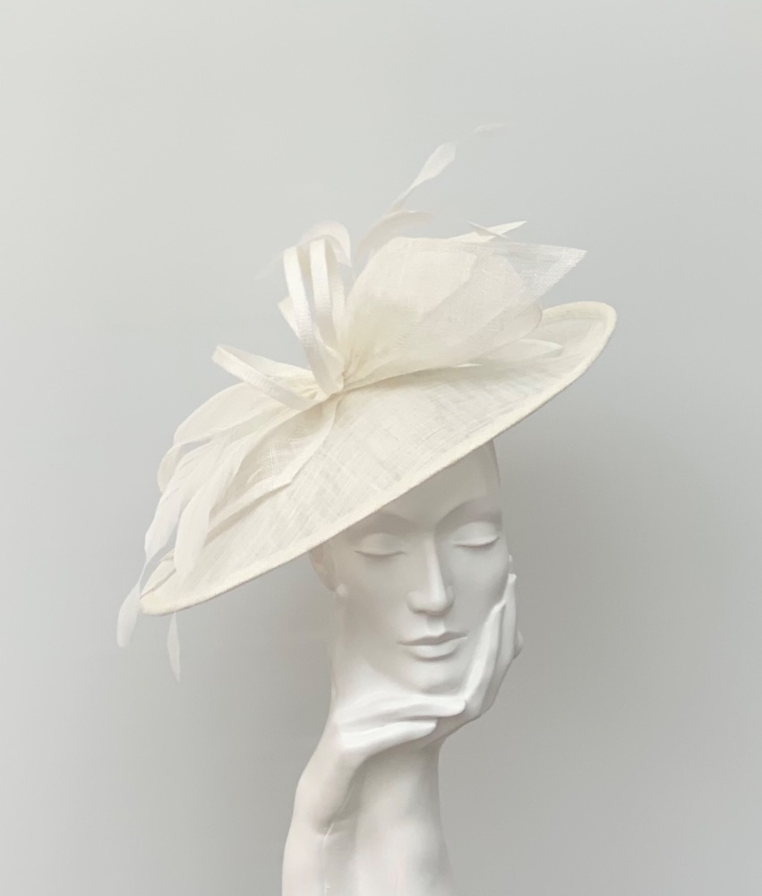 Cream Bow Hatinator