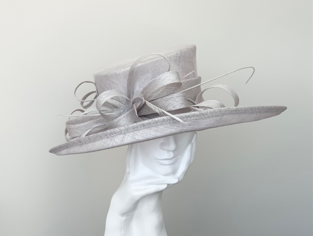 DAMAGED BUT WEARABLE. NO RETURN - Quartz Silver Wedding Occasion Hat