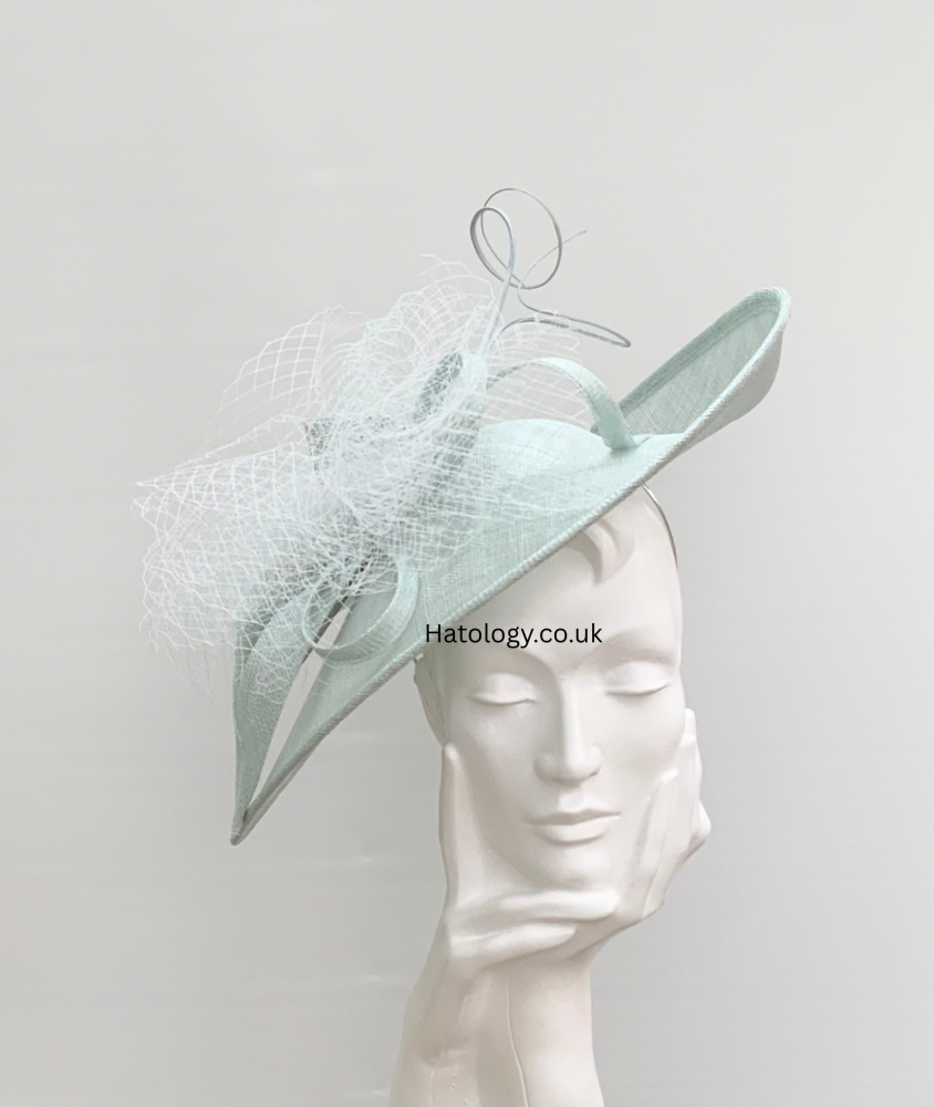 Peppermint Green Netted Cloud Hatinator Fascinator