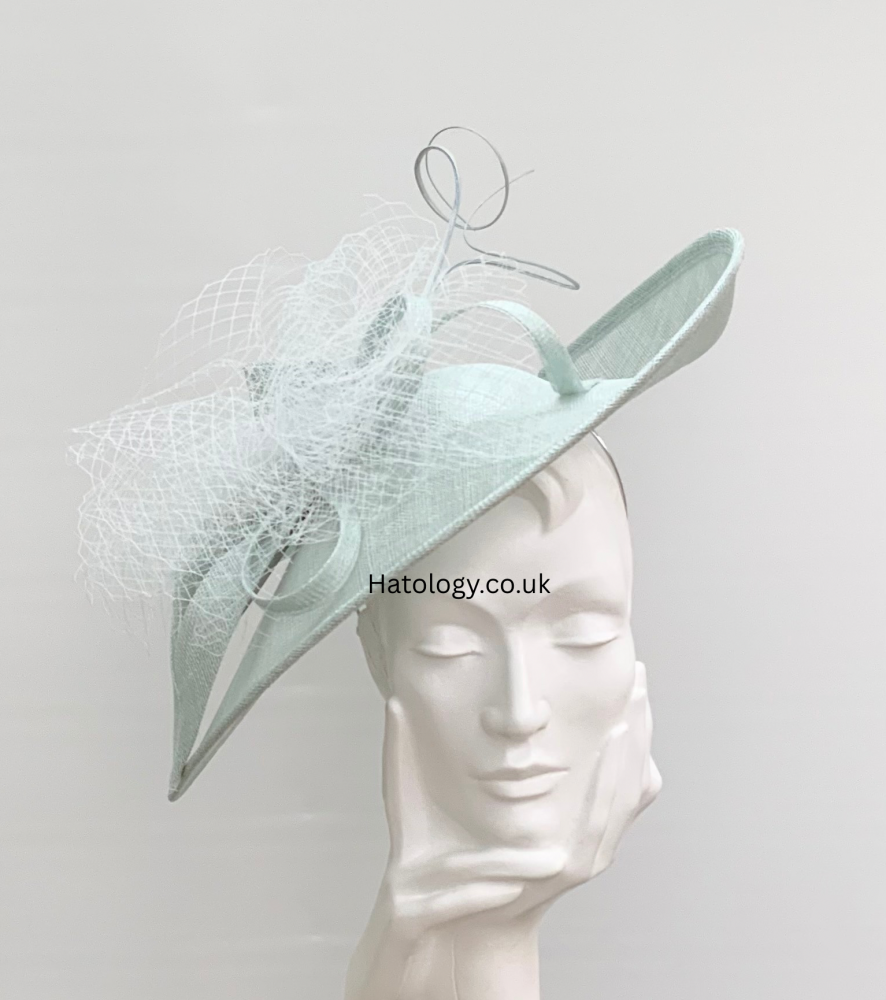 Peppermint Green Netted Cloud Hatinator Fascinator