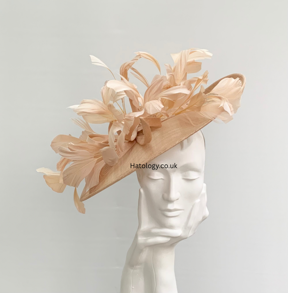 Pale Gold / Caramel Feather Explosion Hatinator Fascinator