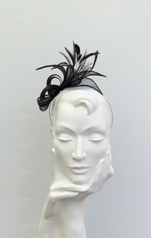 Black Lily Small Fascinator