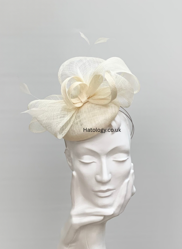 Cream Button Pillbox Fascinator